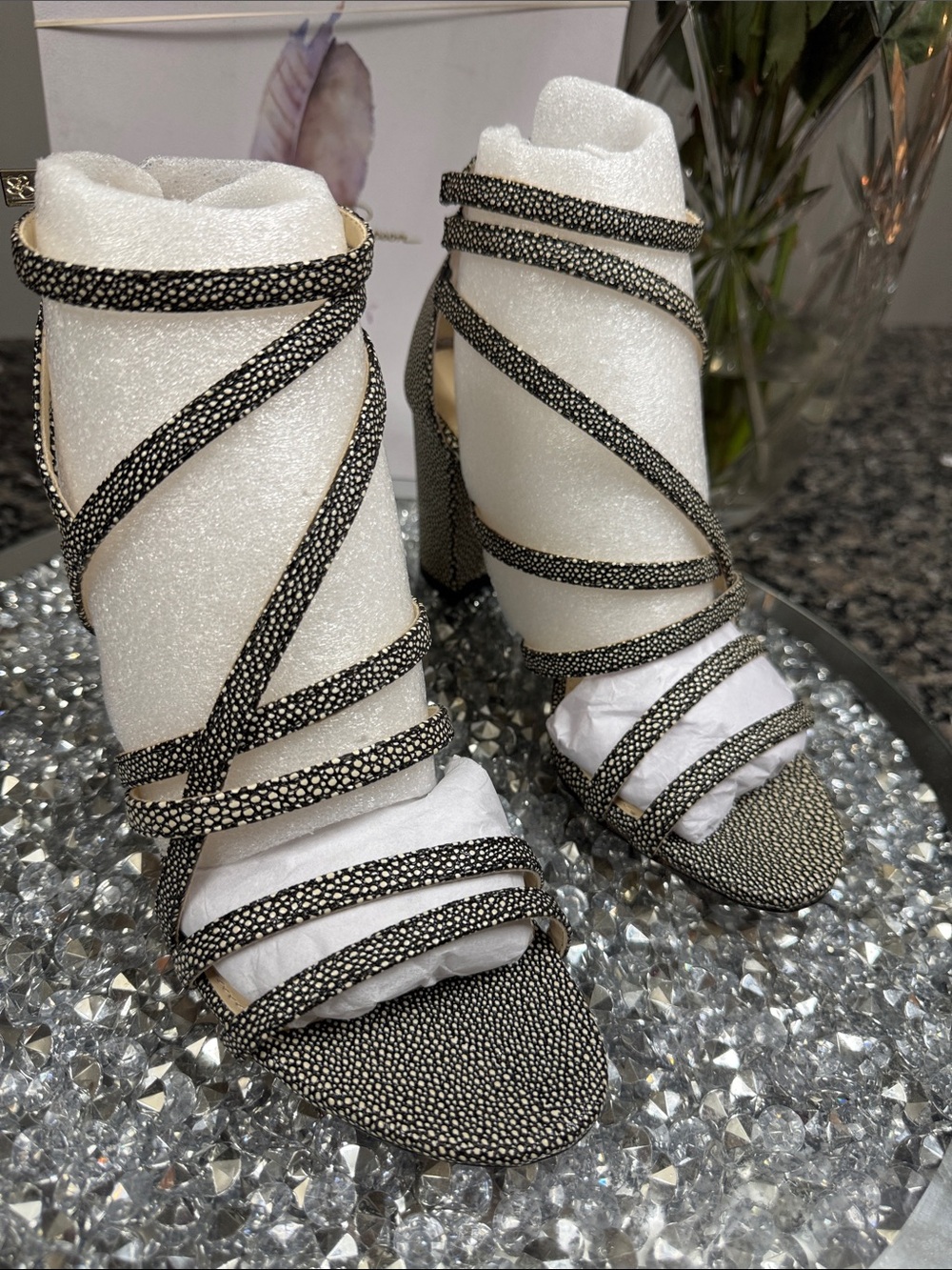 Jessica Simpson Black and Cream Textured Strappy Block Heel Sandal NEW 7 - Picture 6 of 15